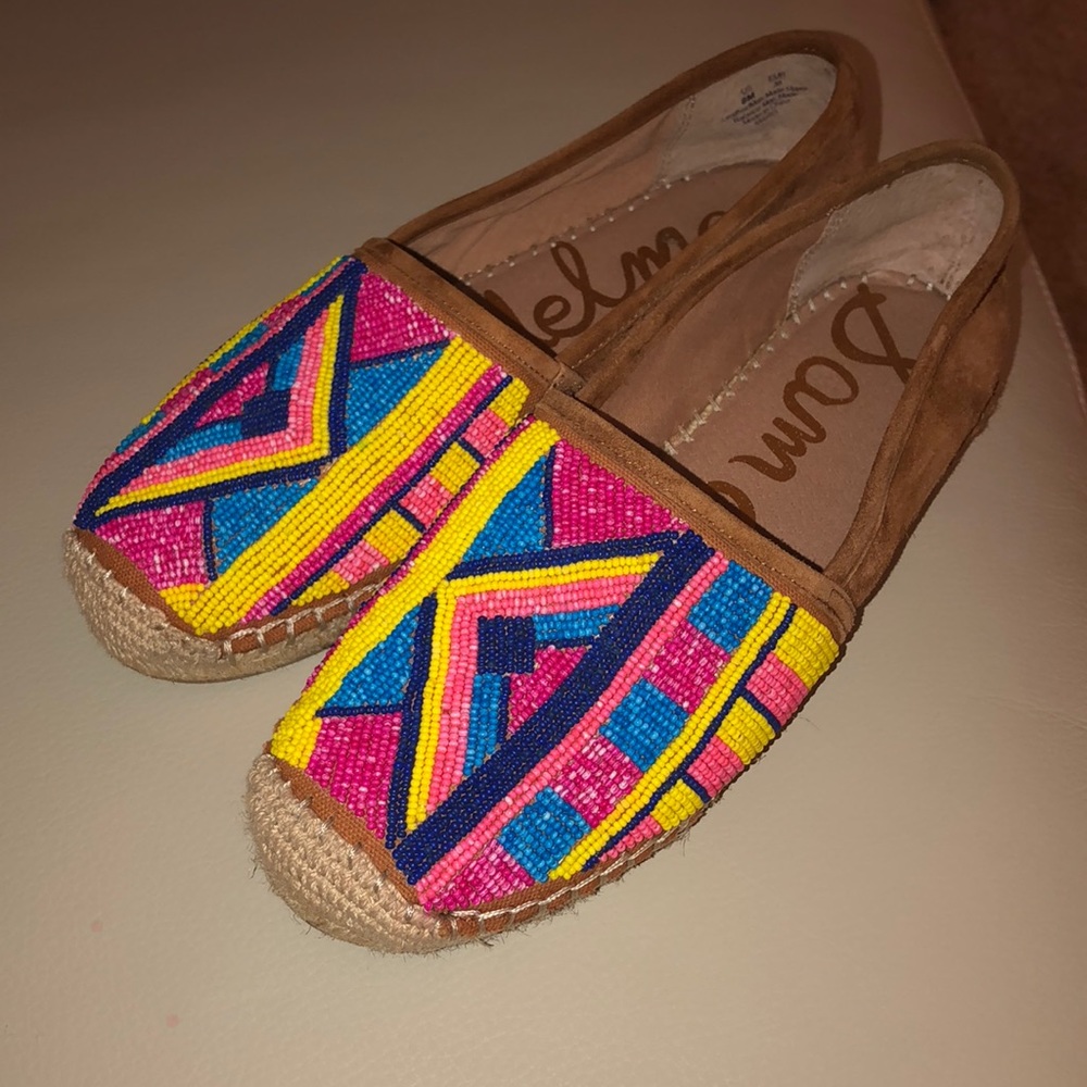 Beaded flat casual shoe